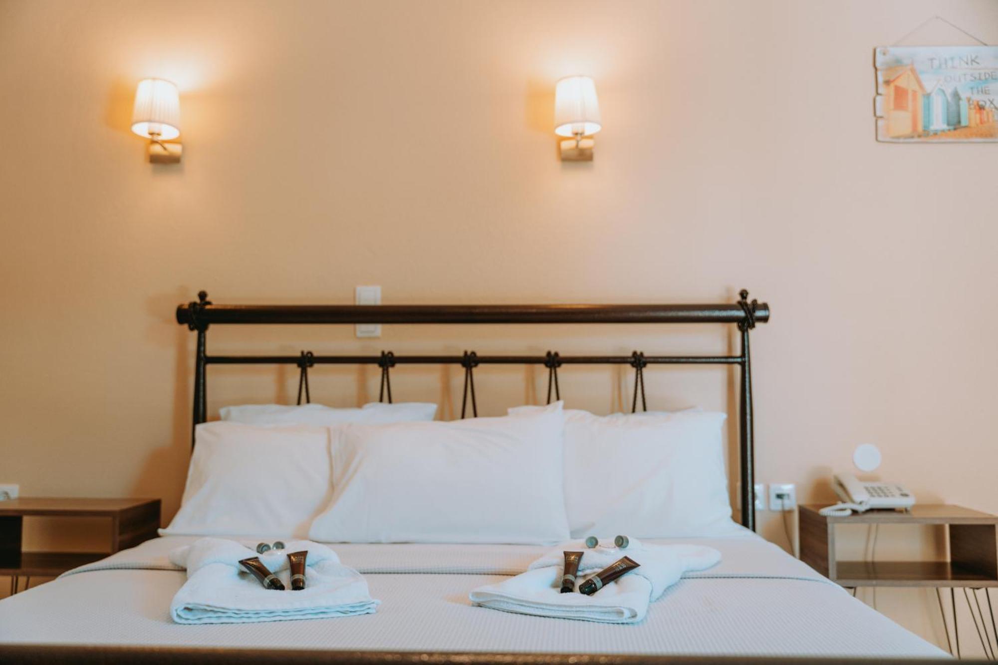 Karavostasi Beach Hotel เปร์ดีกา ภายนอก รูปภาพ