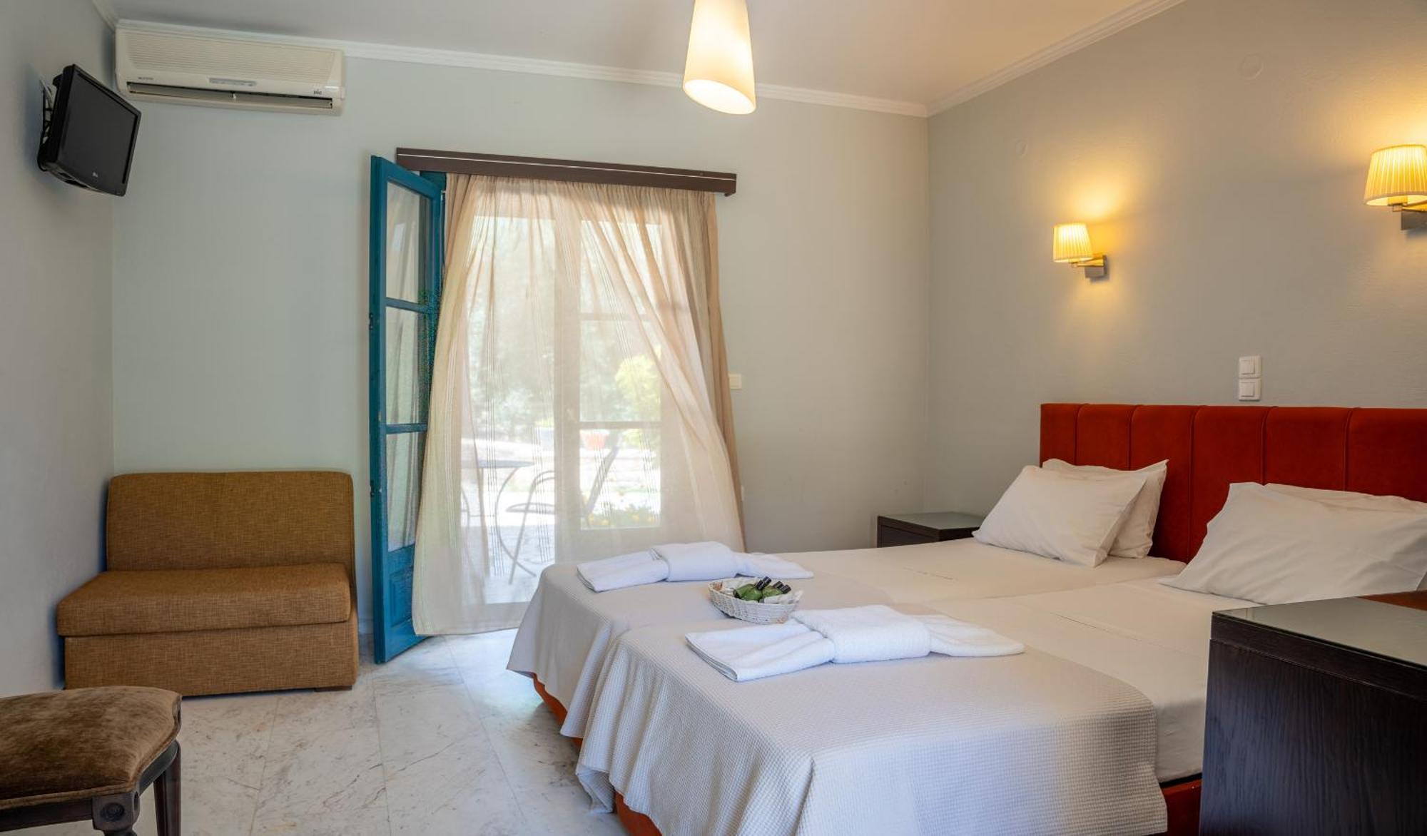 Karavostasi Beach Hotel เปร์ดีกา ภายนอก รูปภาพ