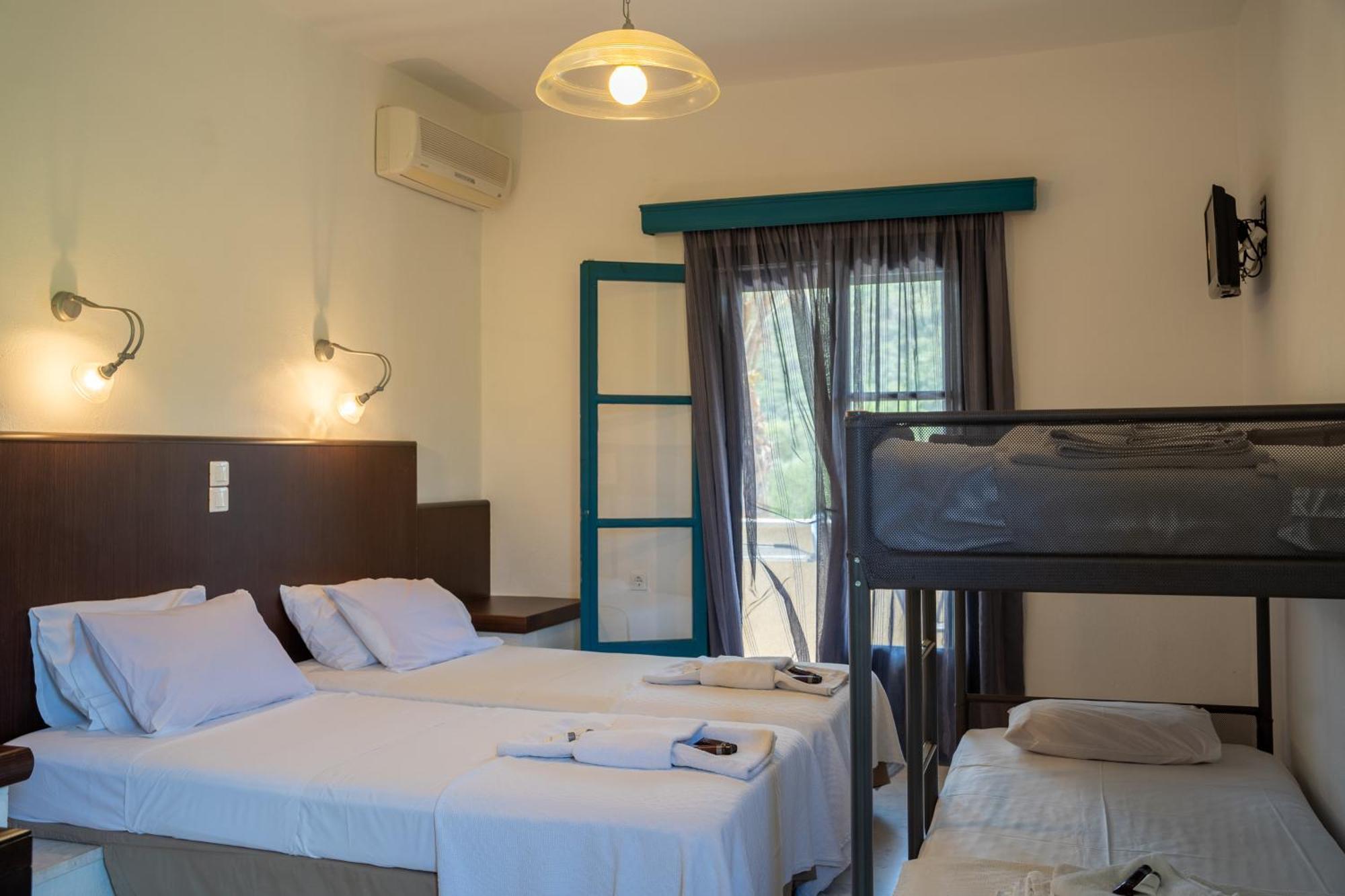Karavostasi Beach Hotel เปร์ดีกา ภายนอก รูปภาพ