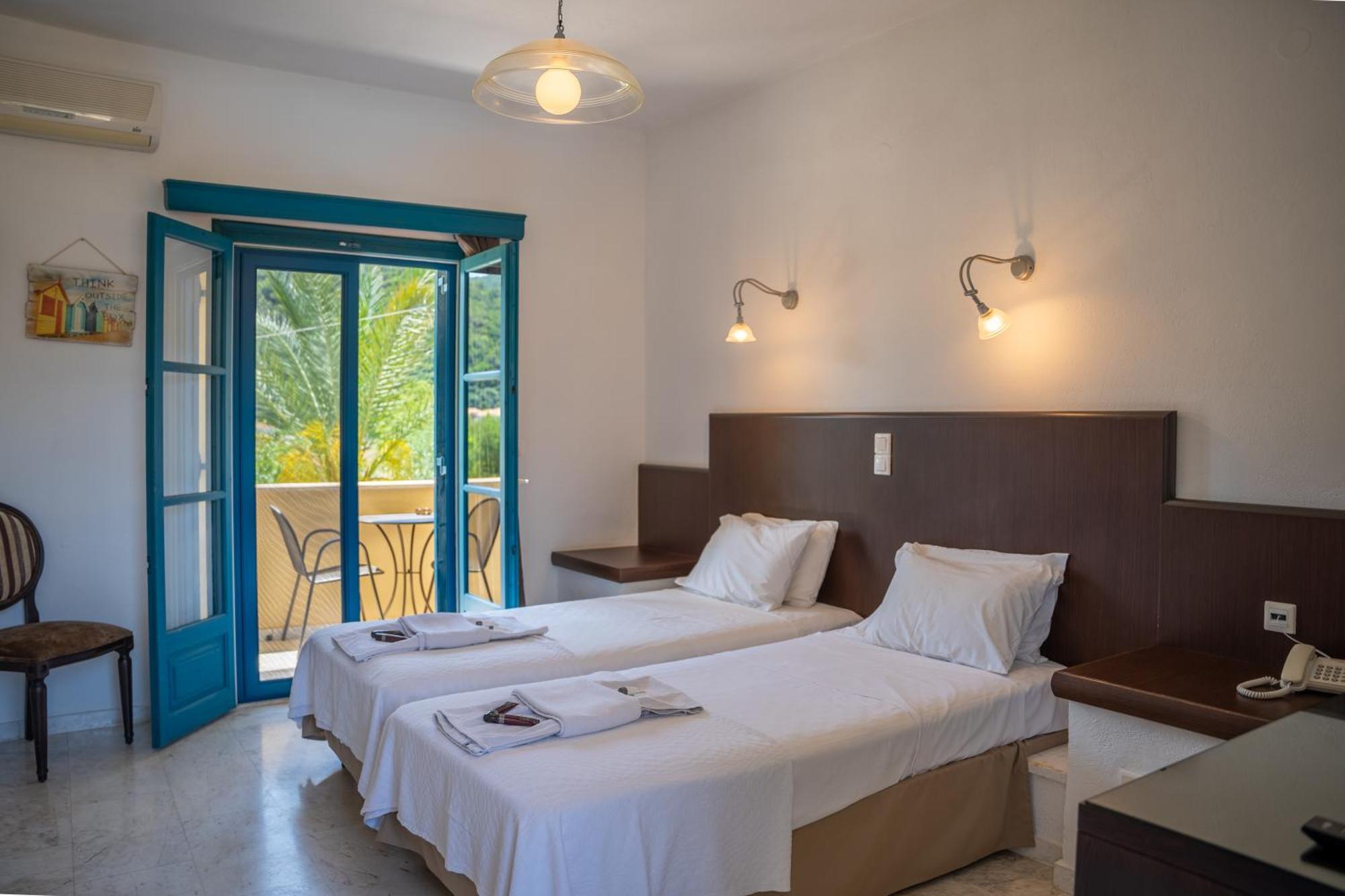 Karavostasi Beach Hotel เปร์ดีกา ภายนอก รูปภาพ