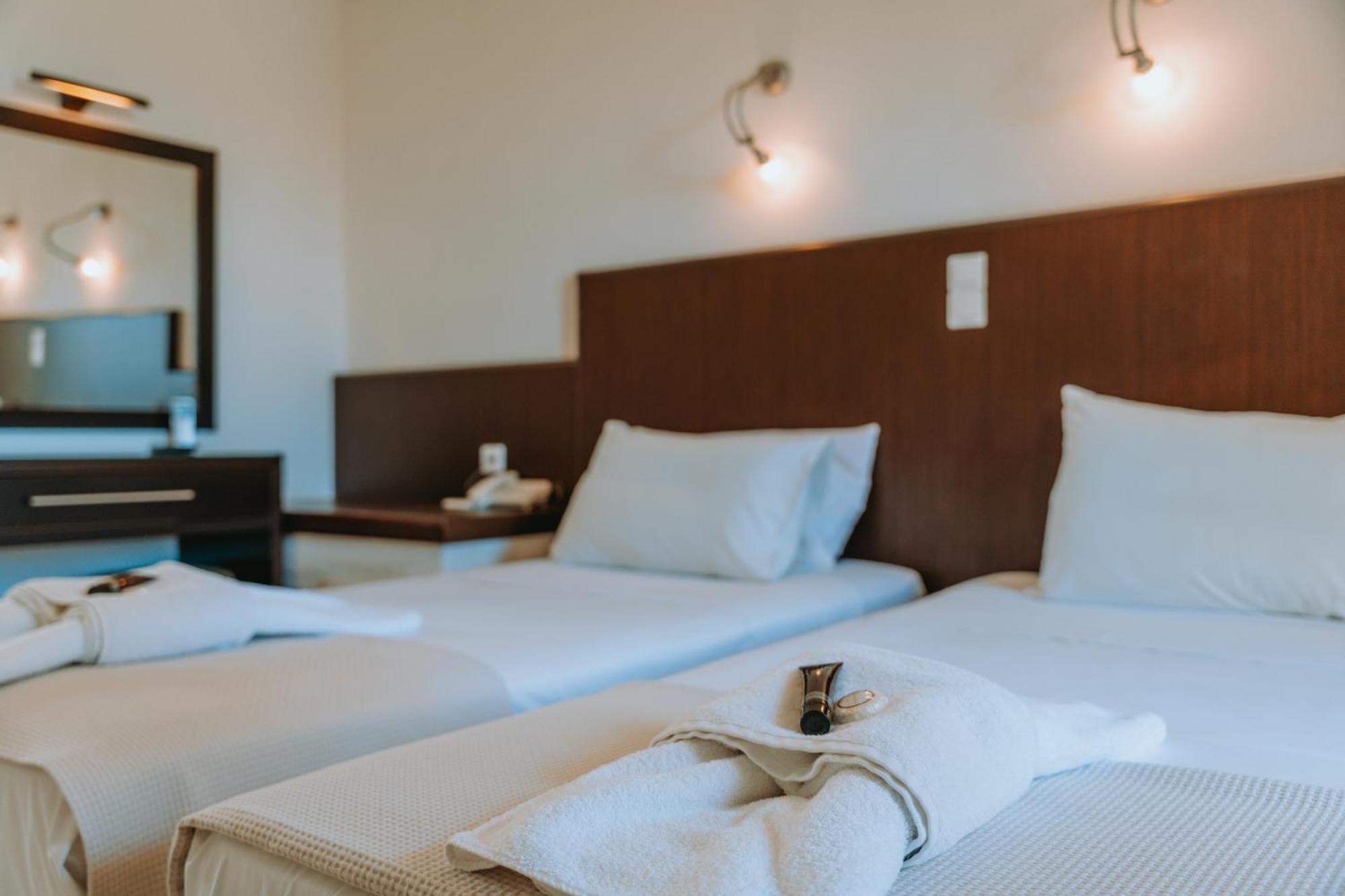 Karavostasi Beach Hotel เปร์ดีกา ภายนอก รูปภาพ