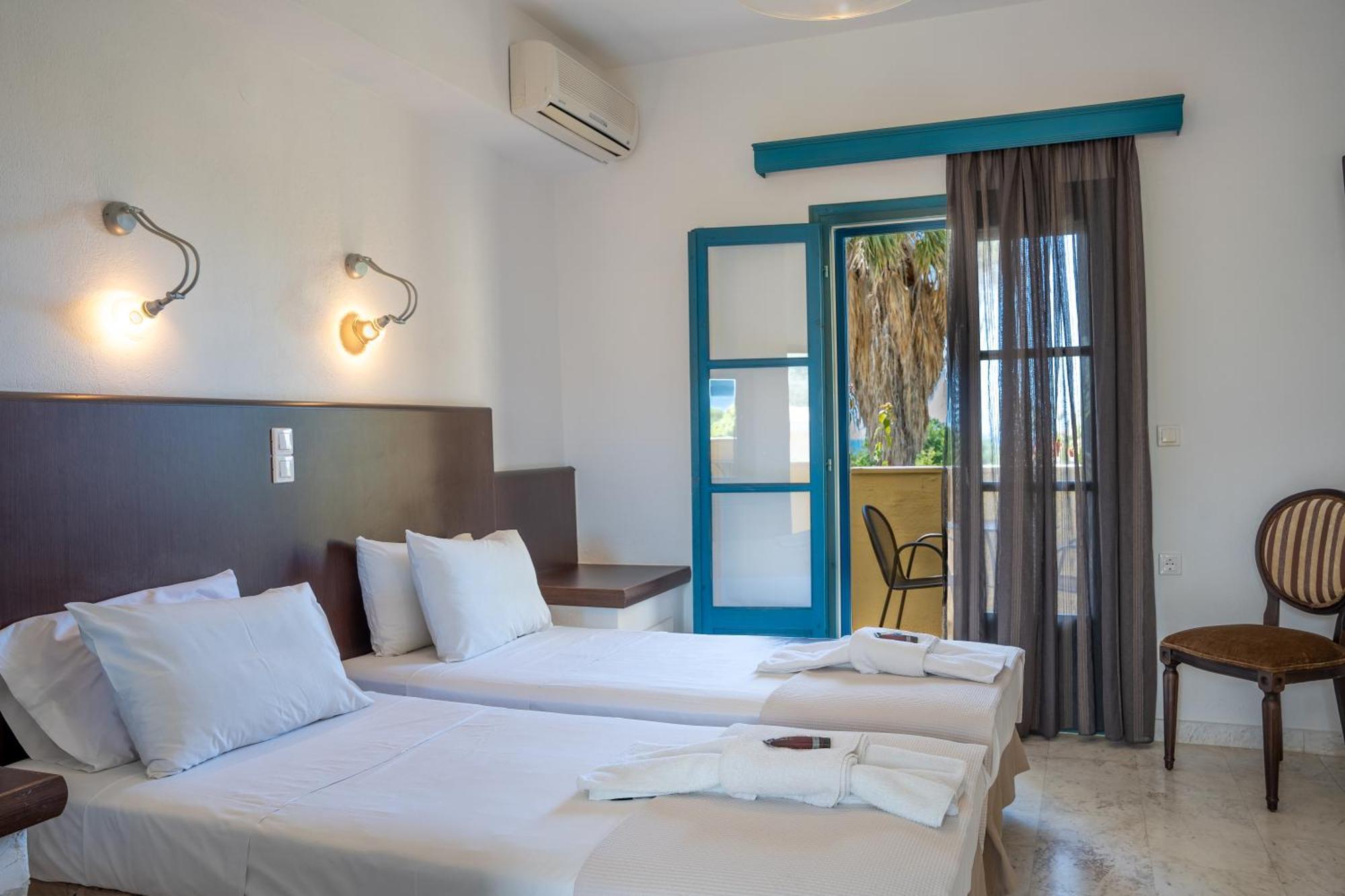 Karavostasi Beach Hotel เปร์ดีกา ภายนอก รูปภาพ