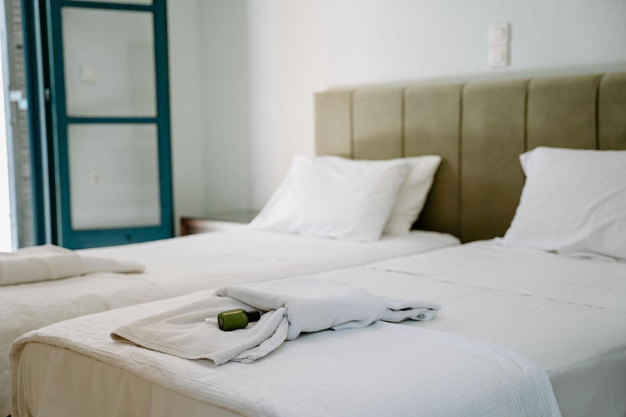 Karavostasi Beach Hotel เปร์ดีกา ภายนอก รูปภาพ