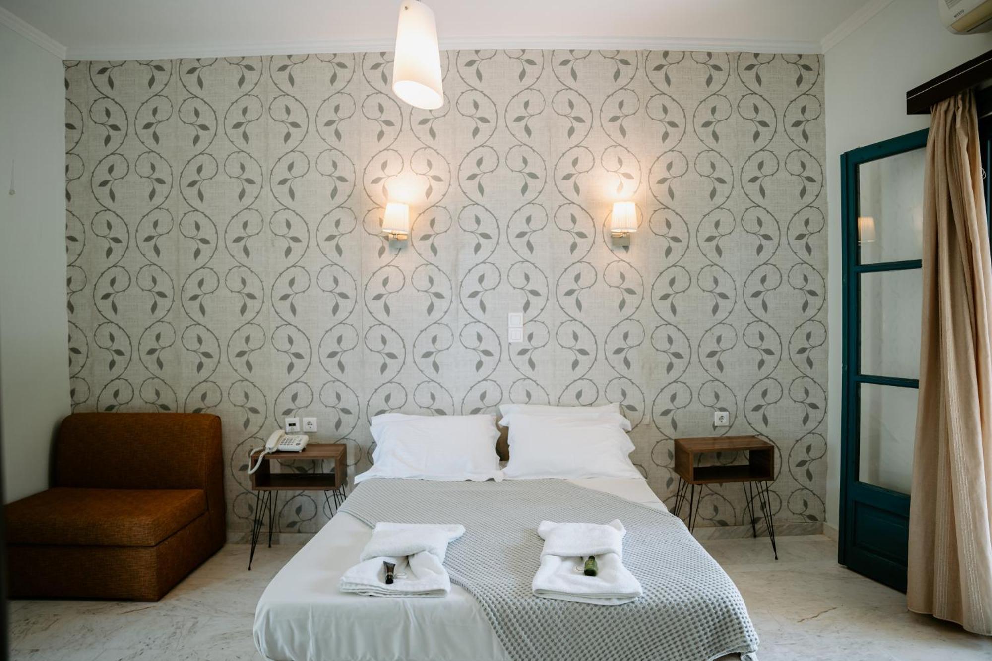 Karavostasi Beach Hotel เปร์ดีกา ภายนอก รูปภาพ