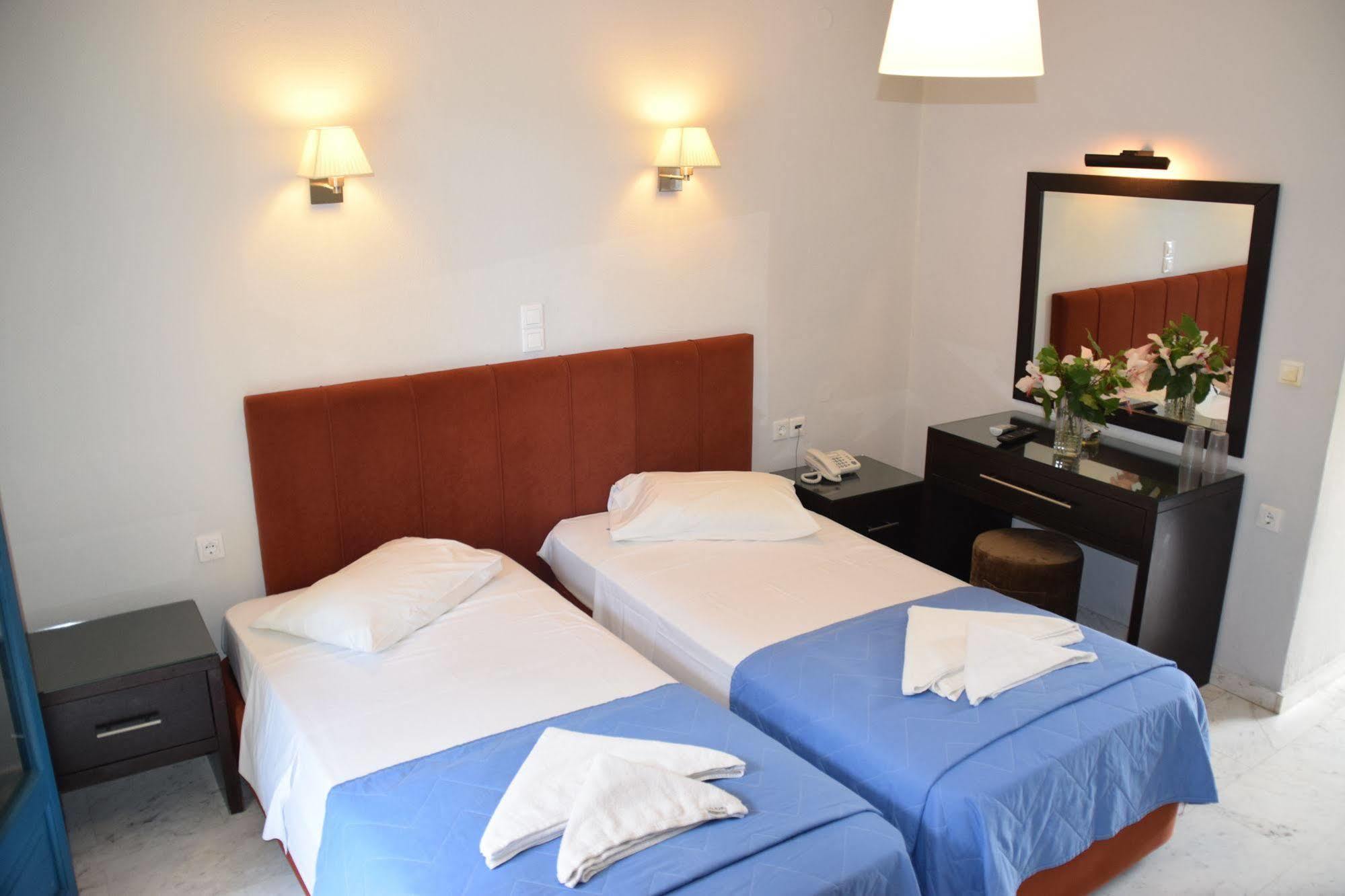 Karavostasi Beach Hotel เปร์ดีกา ภายนอก รูปภาพ